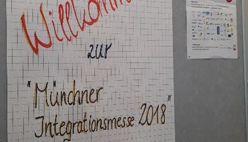 Willkommenstafel zur Integrationsmesse 2018 | © Caritas München und Oberbayern