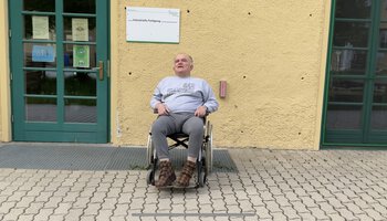Mann im Rollstuhl | © Caritas München und Oberbayern